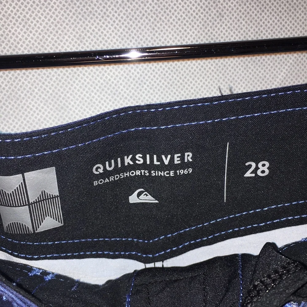 NWT Quicksilver Board Shorts 4 Way Stretch | Size 28x14